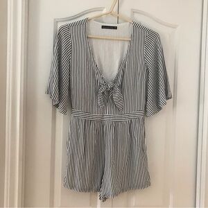 Abercrombie & Fitch Woman BLK/White Romper Slash Pockets Short Sleeves S…